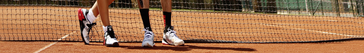 scarpe tennis erba